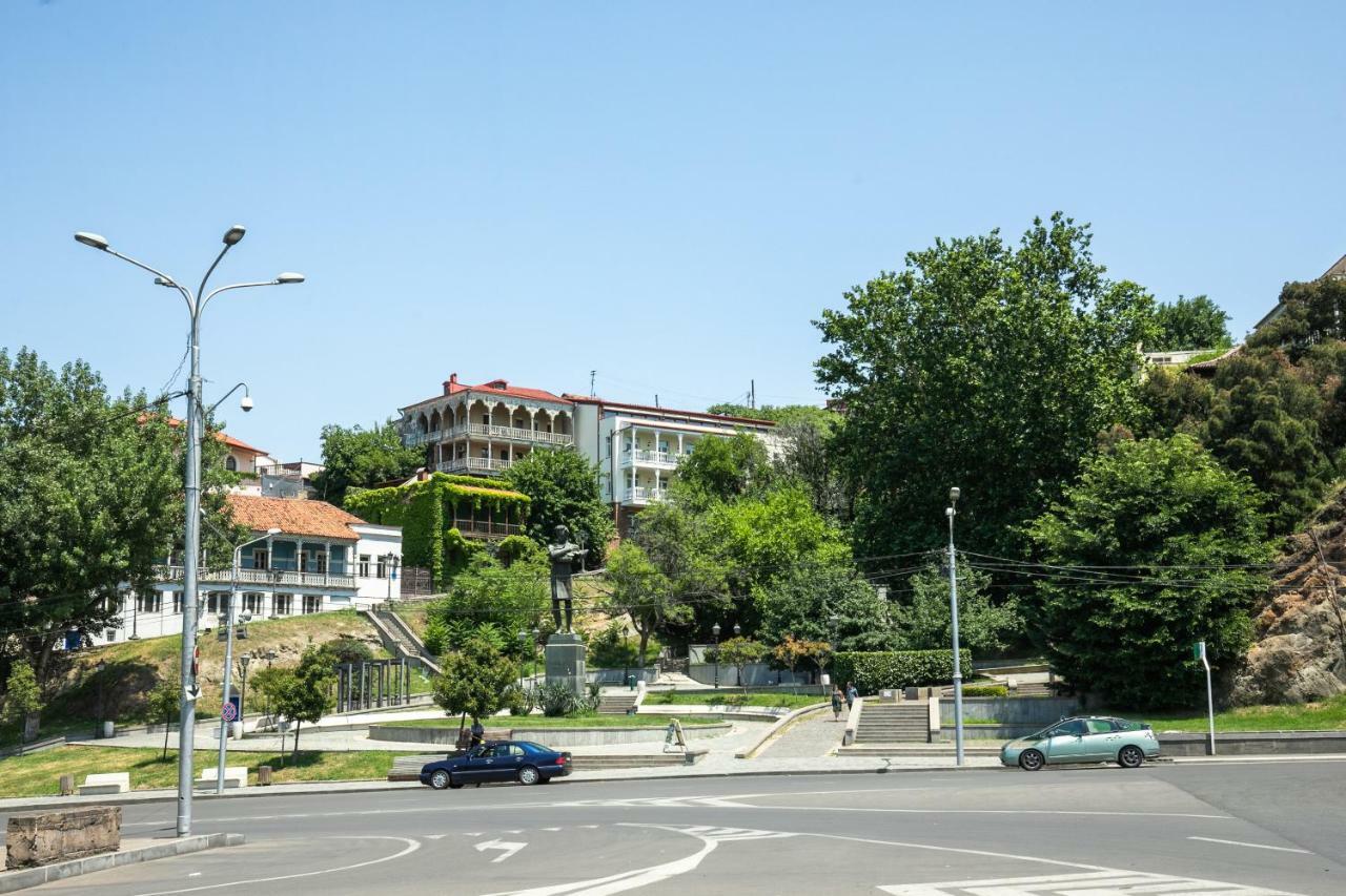 Апартаменты H&B Akhvelediani II Тбилиси Экстерьер фото
